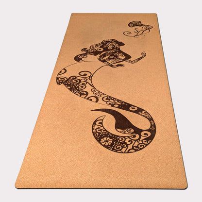 Design du tapis en liège Sea Fairy de ZenMotion
Plongez dans une expérience spirituelle avec le tapis en liège Sea Fairy, inspiré par la magie des sirènes et la fluidité de l'océan. Ce design unique et mindful, orné de motifs de mandalas, vous connecte à la grâce aquatique pour une pratique méditative et harmonieuse. Confort inégalé et adhérence ultime grâce au liège naturel, idéal pour vos séances de Hatha ou Vinyasa yoga. Éco-responsable et élégant.
