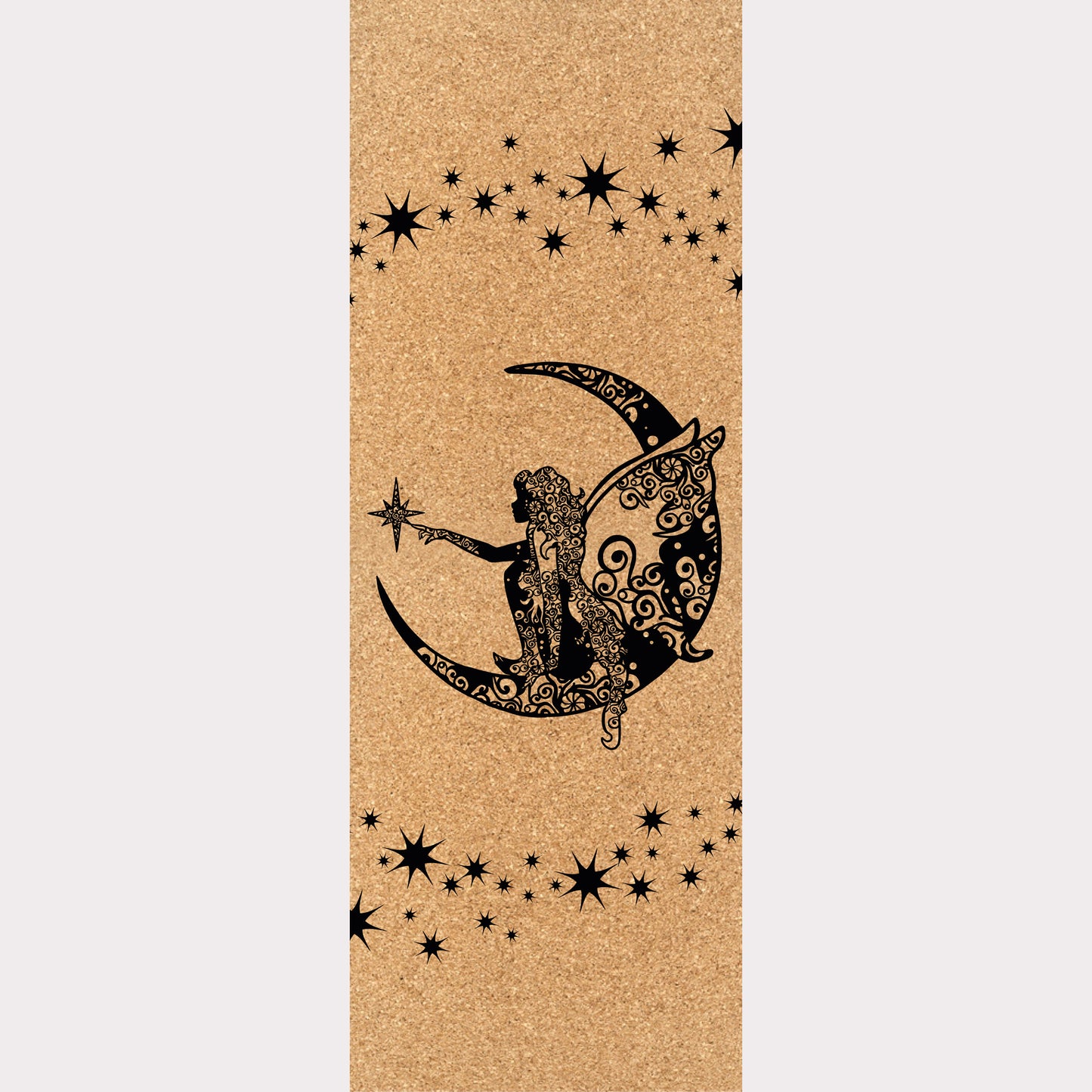 Design du tapis de yoga en liège Fairy Night de ZenMotion. Orné de motifs mandalas et d’étoiles scintillantes. Inspiré des fées, gardiennes des rêves et de la lumière, ce design poétique et délicat éveille votre intuition et transforme chaque séance en une expérience spirituelle et enchanteuse. Le liège naturel offre une adhérence ultime et une surface douce, idéale pour le Yin yoga ou la méditation. Éco-responsable et élégant, ce tapis est bien  plus qu’un accessoire : c’est un compagnon pour votre voyage.
