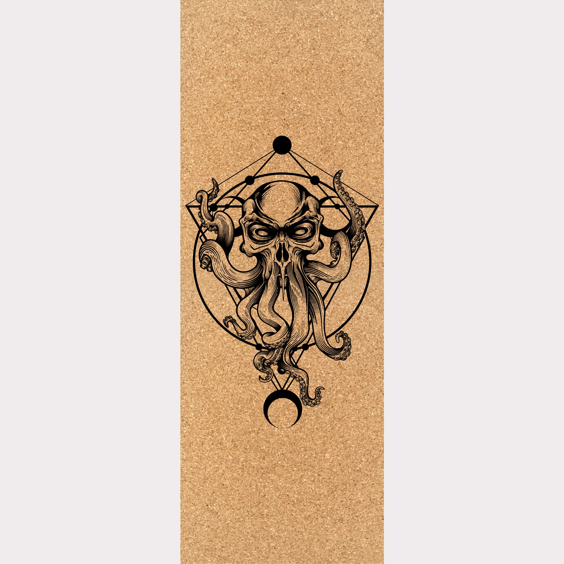le tapis de yoga en liège The Sailors' Devil de ZenMotion. Son design unique, inspiré de Davy Jones et des runes lunaires, vous connecte aux forces mystérieuses des océans et à votre intuition profonde. Offrant un confort inégalé, il améliore votre posture et équilibre pour une pratique fluide et pleine d'harmonie. L'adhérence ultime du liège, naturellement antidérapant, vous soutient même dans les moments de transpiration. Fabriqué à partir de matériaux naturels, durables et recyclables.